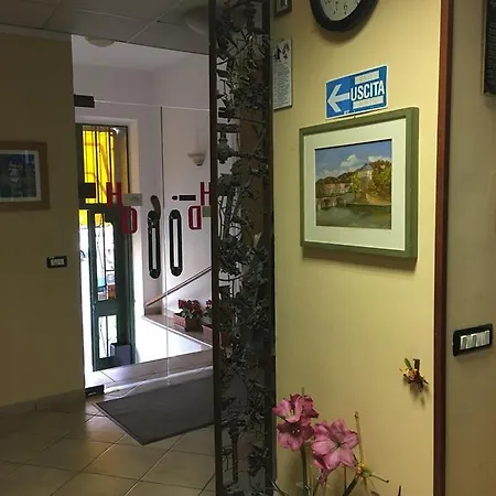 Dora Hotel