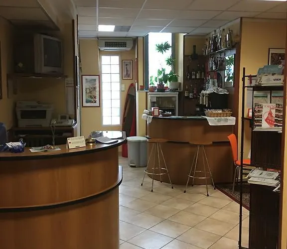 Dora *